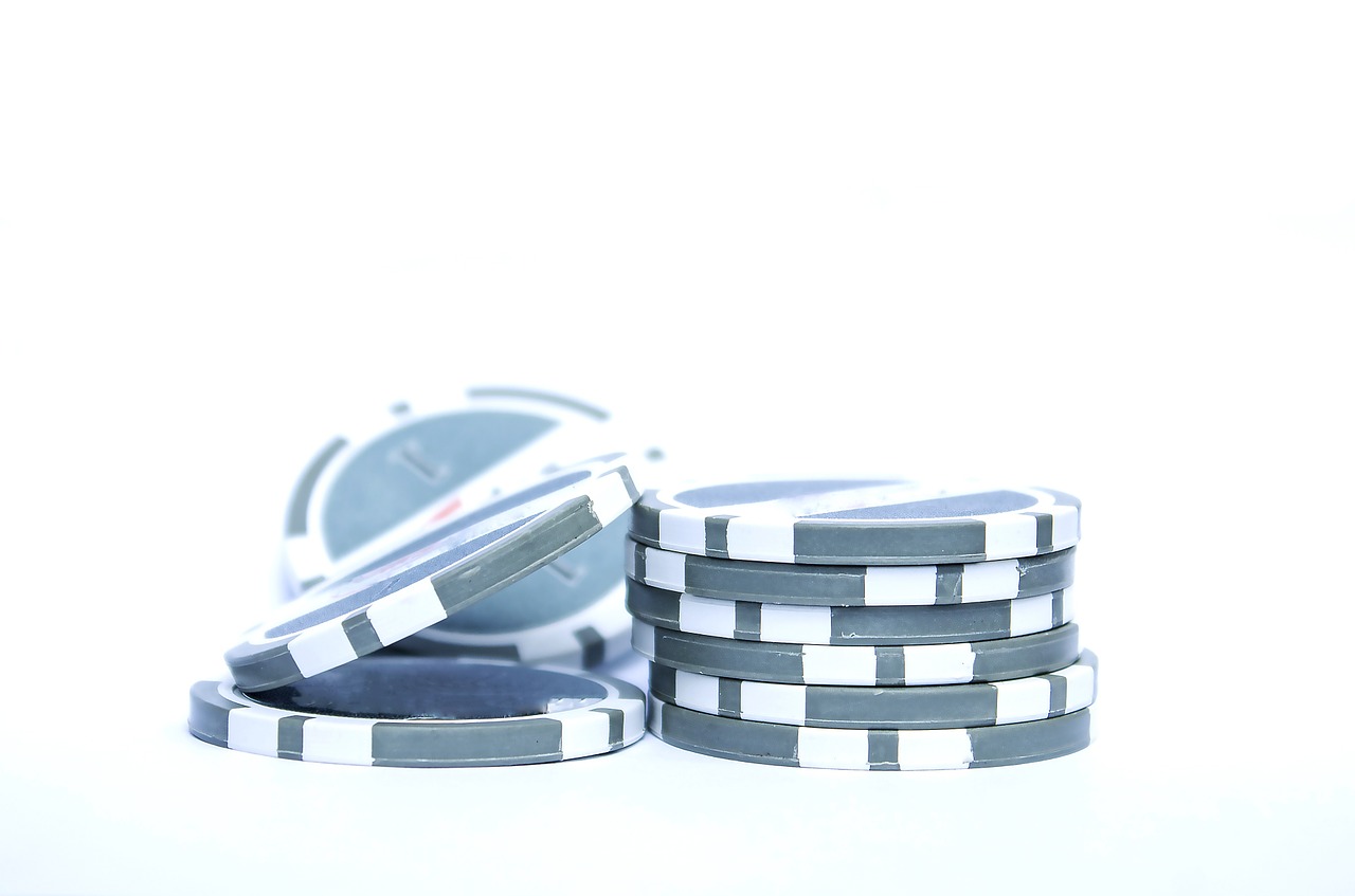 Do You Want To Play Poker Online? Here Are A Few Tips On Finding The Right Site For Your Needs