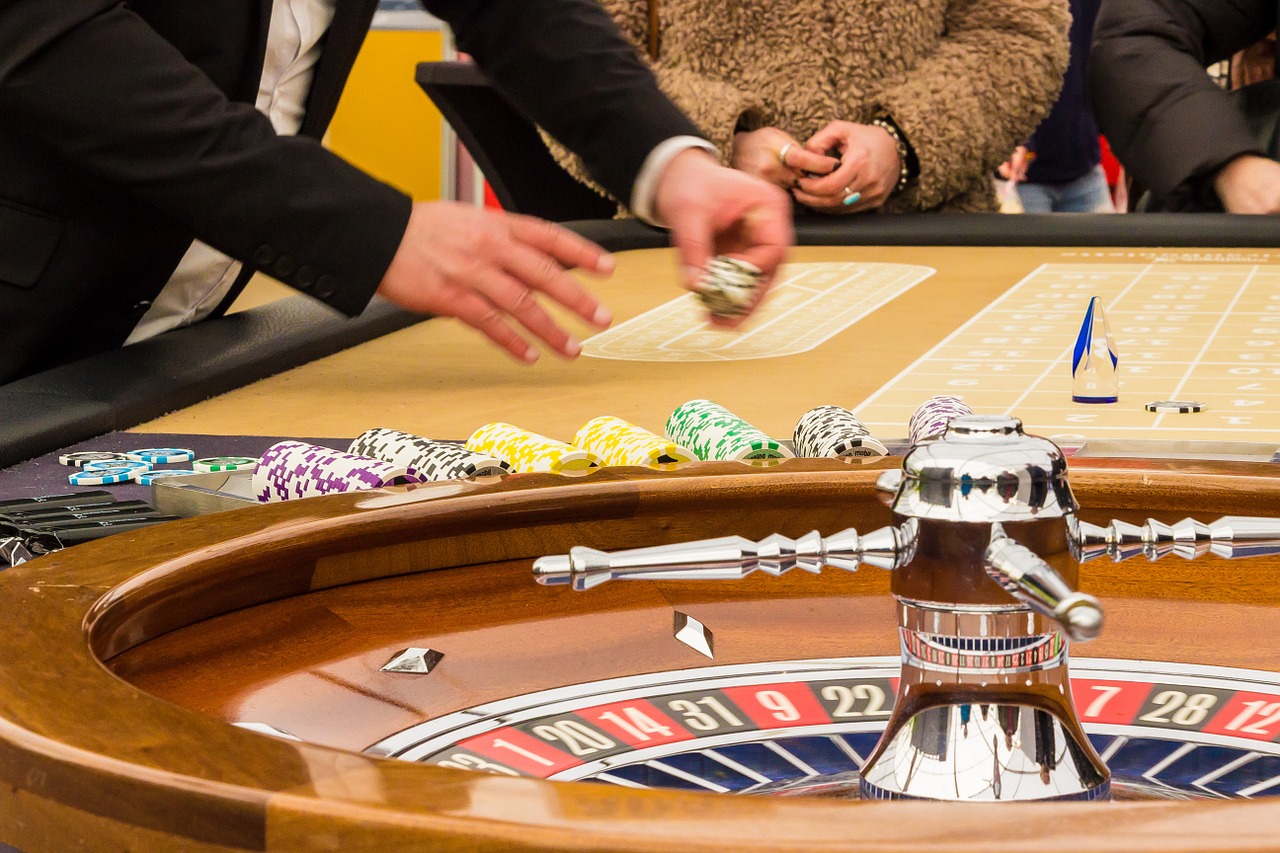 What is Online Roulette and How is It Different from Live Roulette?